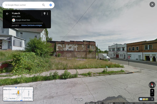 Ansicht der Lake St.9 in Akron/Ohio in Google Street View: Ein zerfallen aussehendes Gebäude ohne Firmenschild.